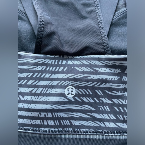 Lululemon Running In The City Tank Stripe Play Slate Black - Picture 6 of 9